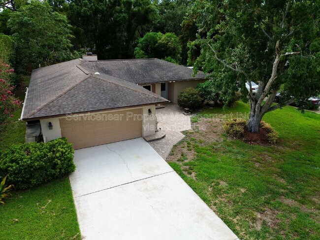 Building Photo - 423 Whispering Oaks Ct