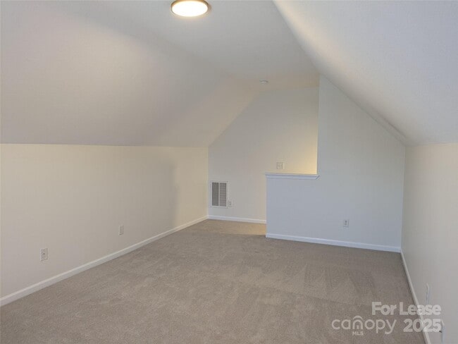 Building Photo - 134 Nevis Ln