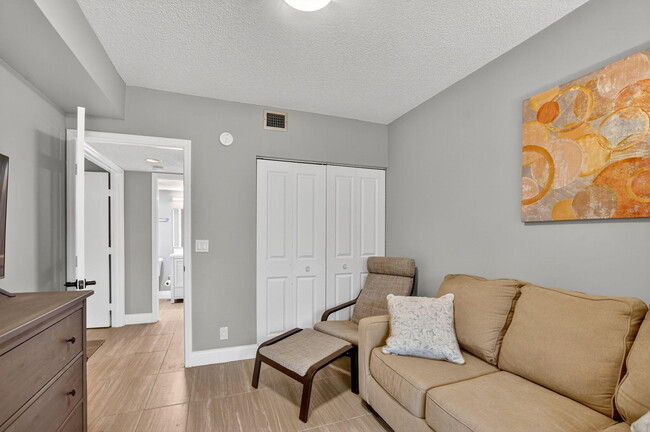 Building Photo - 7773 La Mirada Dr