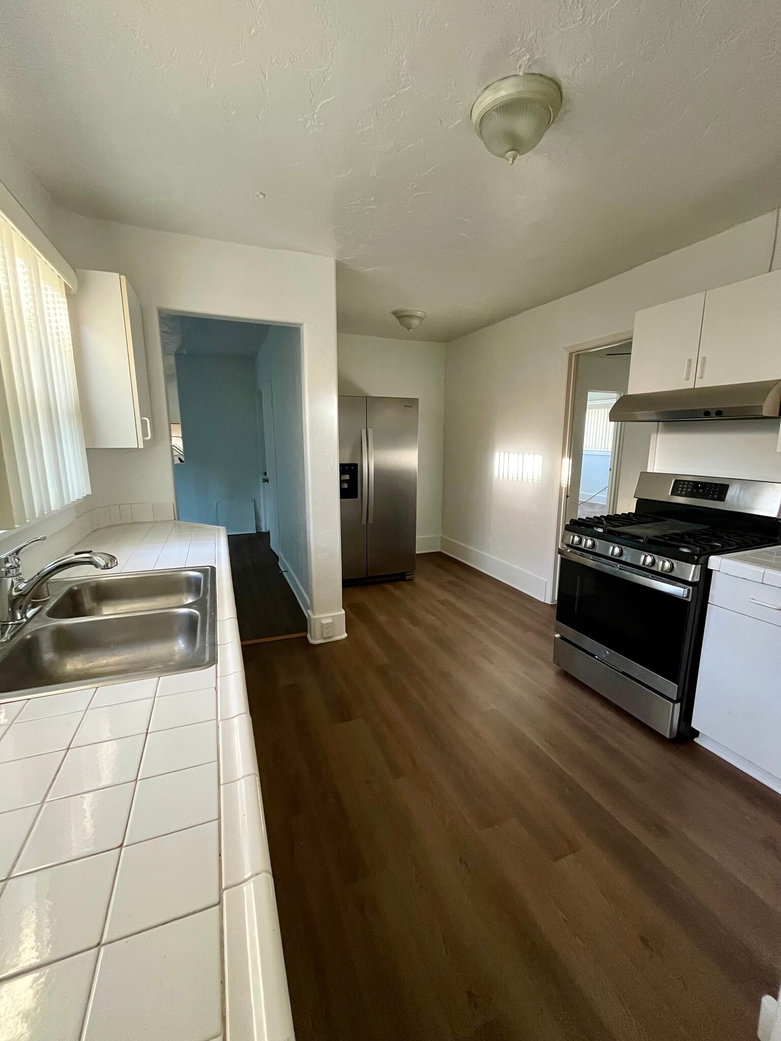 Kitchen - 309 W Heald Ave