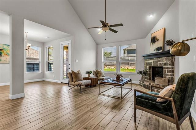 Building Photo - 713 Parkland Dr