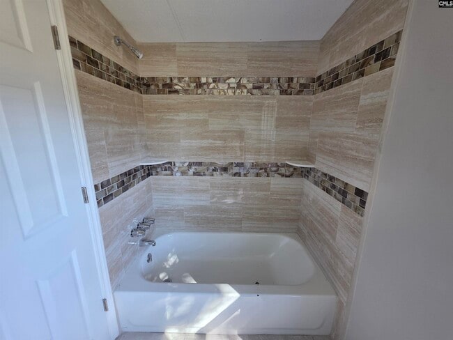 Building Photo - 714 Windy Rd