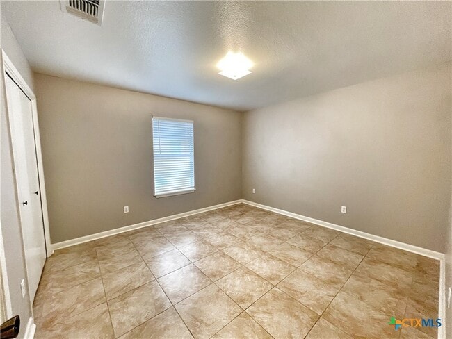 Building Photo - 1768 Kuehler Ave