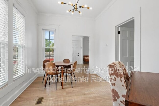 Building Photo - 61 E 7th Ave