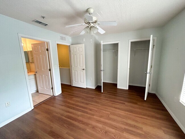 Building Photo - 2/2.5 Cozy Condo in Isabella Park