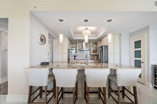 Building Photo - 342 Bay Colony Dr N