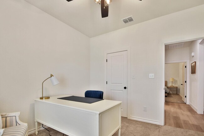 Building Photo - 1409 Quincy Ave