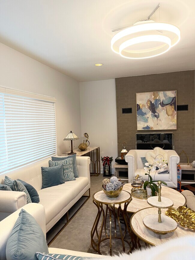 Building Photo - 7236 Oakdale Ave