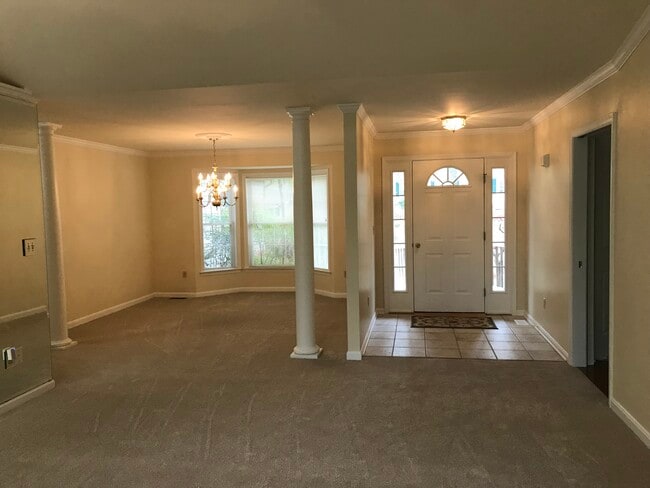 Primary Photo - 113 Battlefield Rd