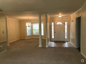 Building Photo - 113 Battlefield Rd