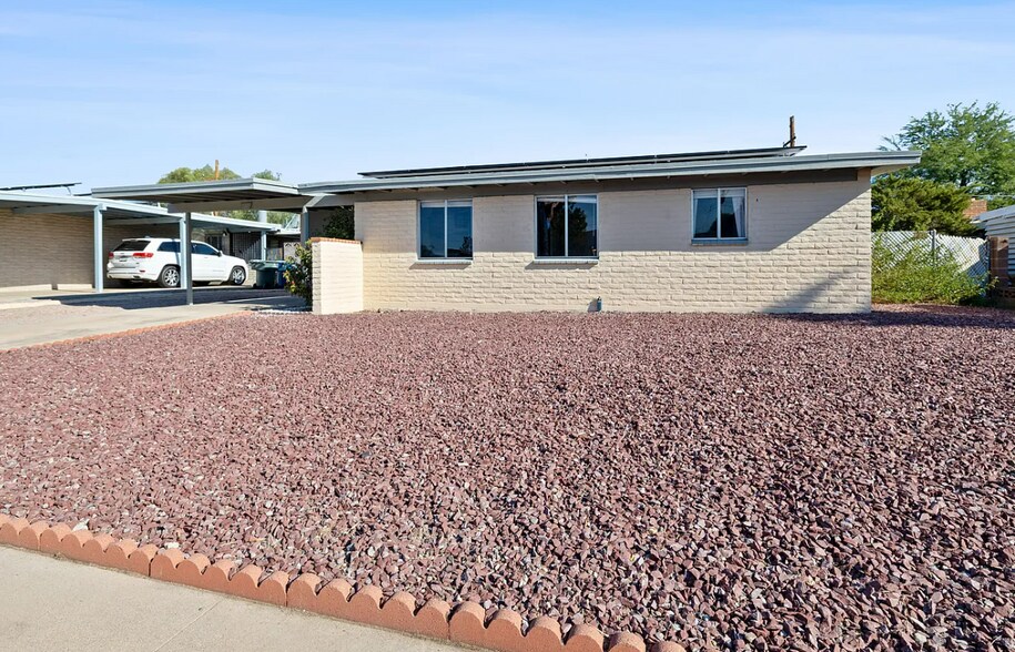 Building Photo - 8001 E Nicaragua Dr