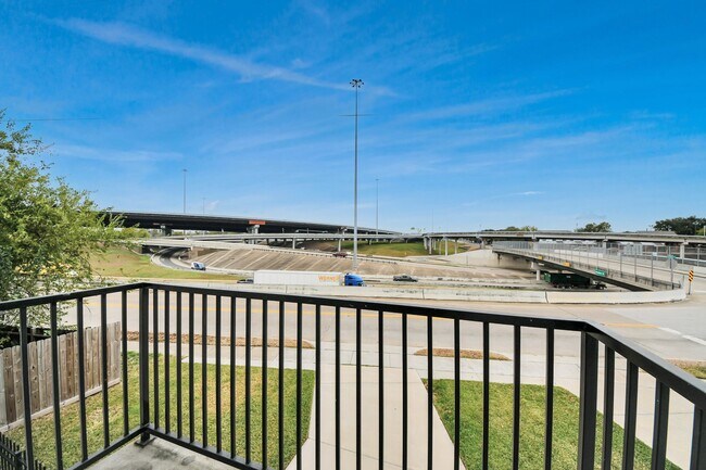 Building Photo - 2920 Nance St