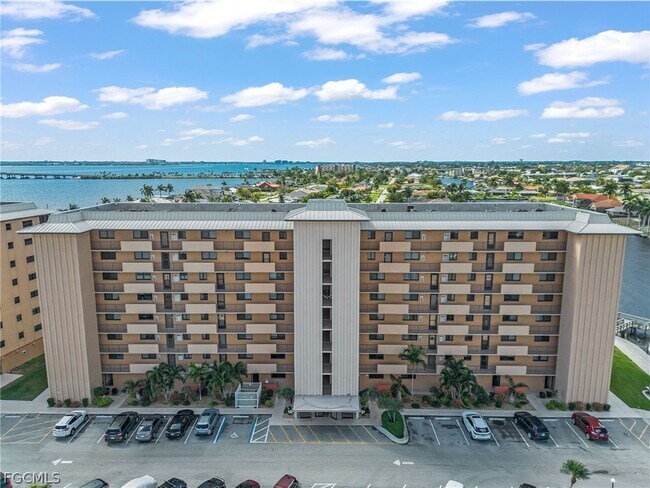 Building Photo - 4260 SE 20th Pl