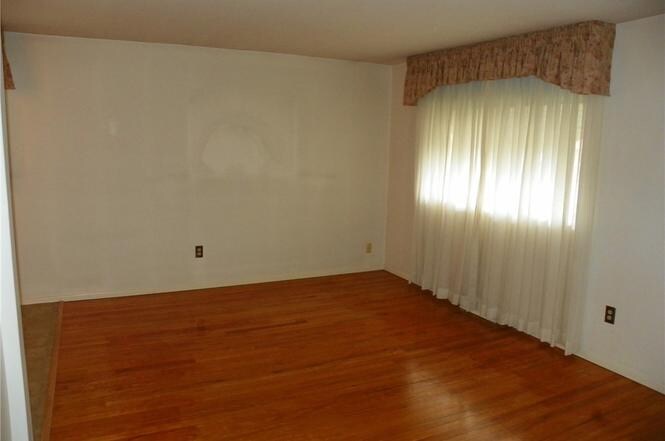 Building Photo - 4360 W 150th St