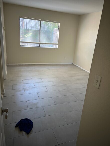 Building Photo - 120 Avenida Las Brisas