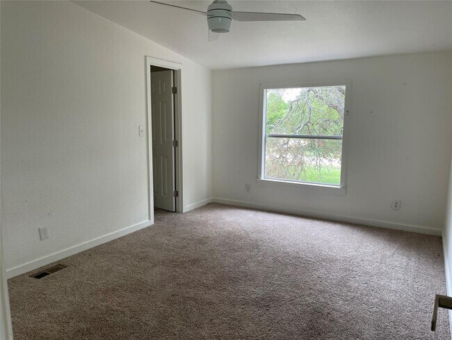 Building Photo - 1092 Geneva Grove Ct