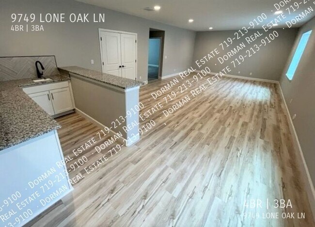 Building Photo - 9749 Lone Oak Ln