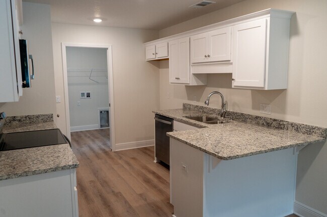 Building Photo - 1704 Atlanta Ave