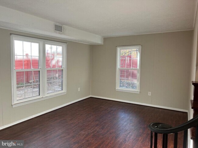 Building Photo - 13133 Putnam Cir