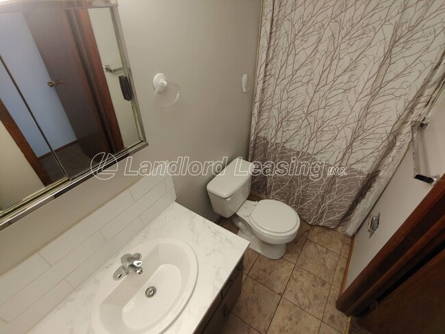 Building Photo - Split level home with updates in Amherst S...