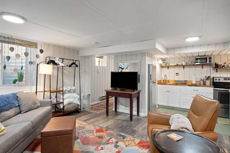 Building Photo - 540 E Pine St