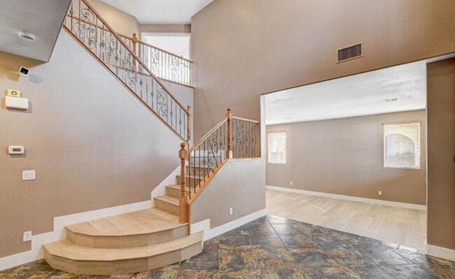 Building Photo - 757 Secret London Ave