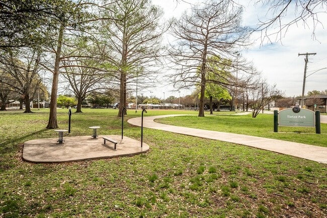 Building Photo - 6112 Llano Ave