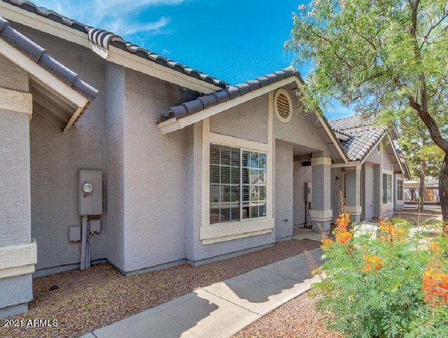 Primary Photo - 860 N McQueen Rd