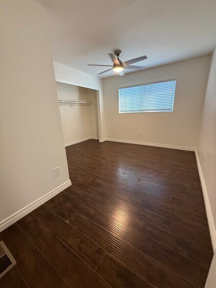 Building Photo - 2860 La Salle Ave