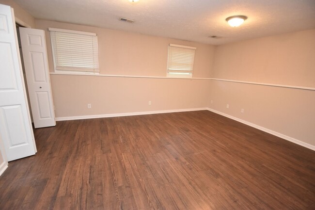 Building Photo - 4 bedroom 2 bath South Bend IN home for rent