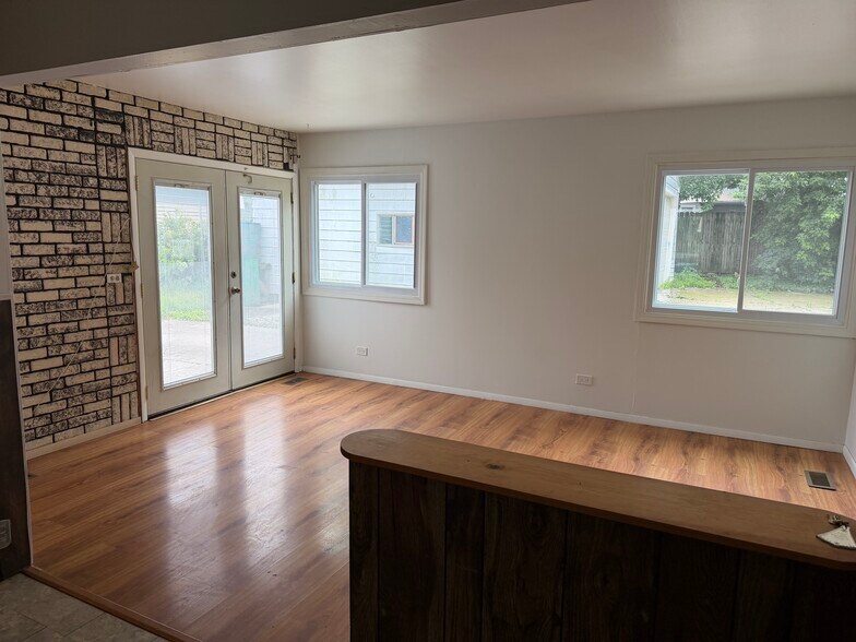 Building Photo - 831 Beech Dr