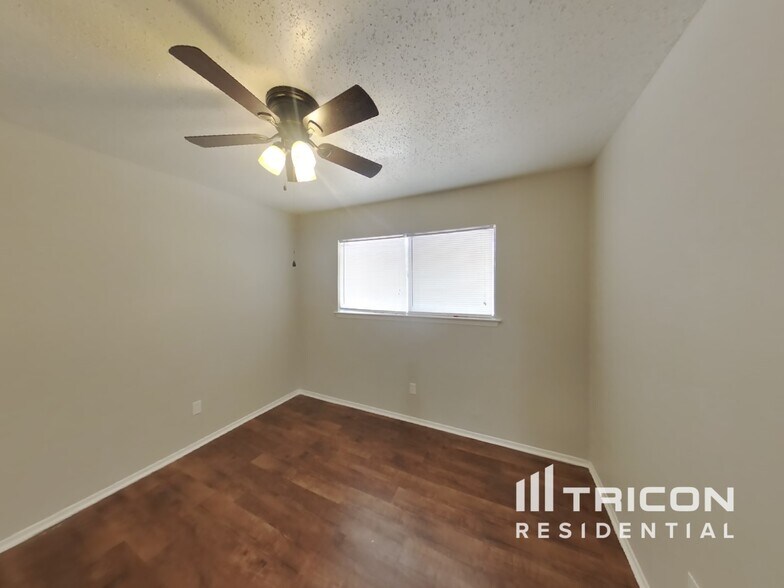 Building Photo - 717 Marlow Pl