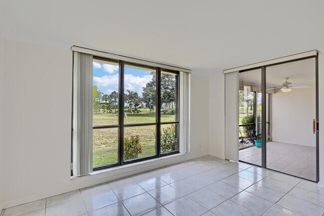 Building Photo - 5390 Woodland Lakes Dr