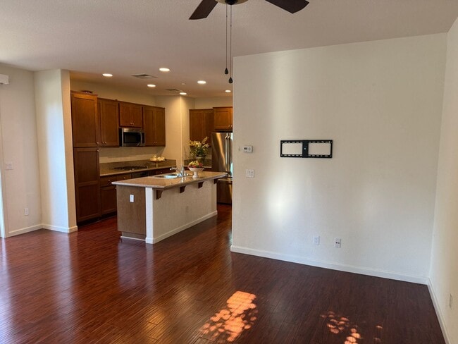 Building Photo - MODERN NEWER 3 BEDROOM 2 STORY FAIRFIELD *...