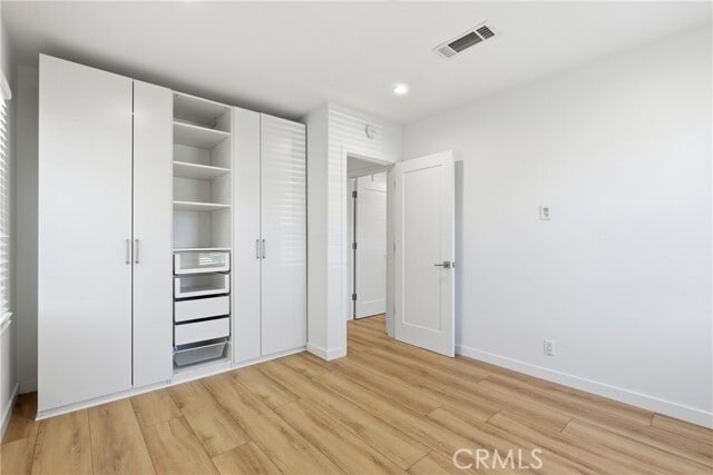 Building Photo - 17546 Kittridge St