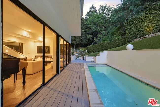 Building Photo - 2350 Benedict Canyon Drive