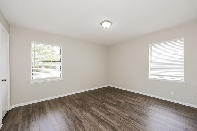 Building Photo - Coming Soon! 3 BR/1BA | Updated Single Family Home | 1-Car Garage | Shaded backyard!