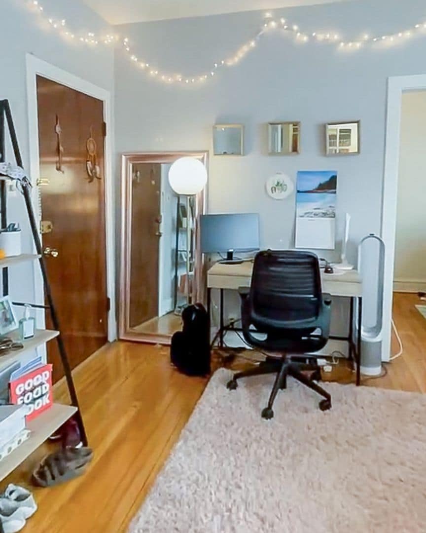 Building Photo - 435 W Surf St