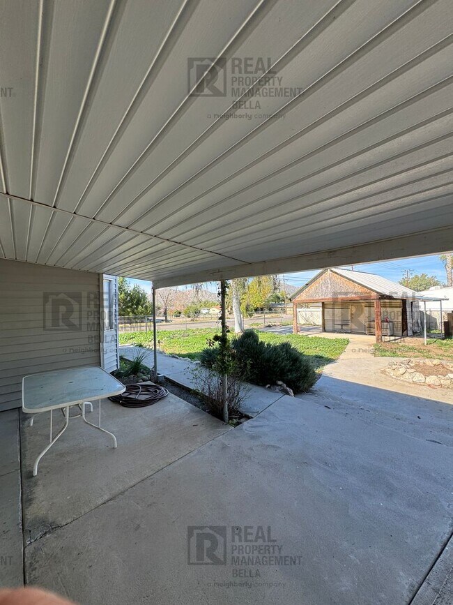 Building Photo - Peaceful Nuevo Living with Gated Driveway, Spacious Layout and Outdoor Living