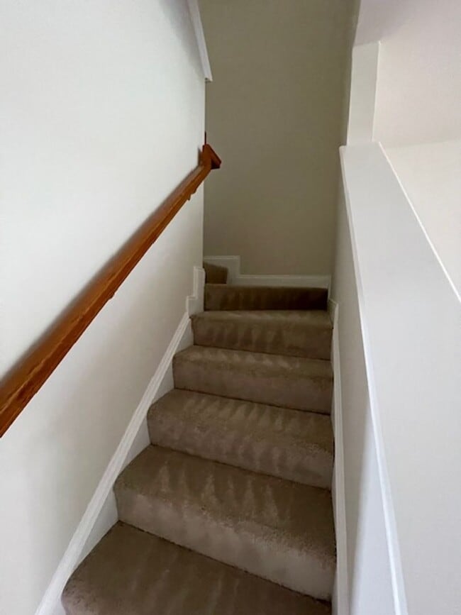 Building Photo - SPACIOUS TH IN CLARKSBURG