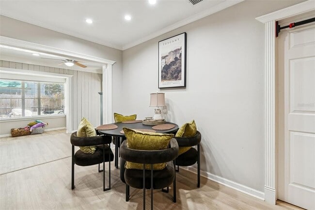 Building Photo - 2302 S Arrawana Ave