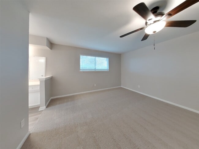 Building Photo - 3815 Shadow Trail