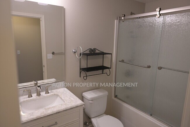 Building Photo - 3 bed 2 bath in Jennies Meadow, Sequim