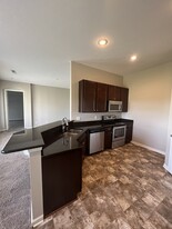 Building Photo - 3203 Rossmore Cir