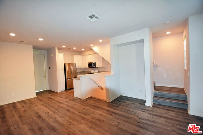 Building Photo - 14107 W Birch Ln