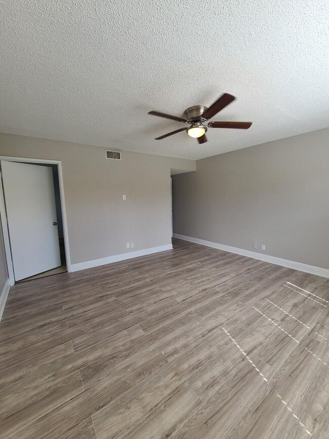 Building Photo - 1460 Windorah Way