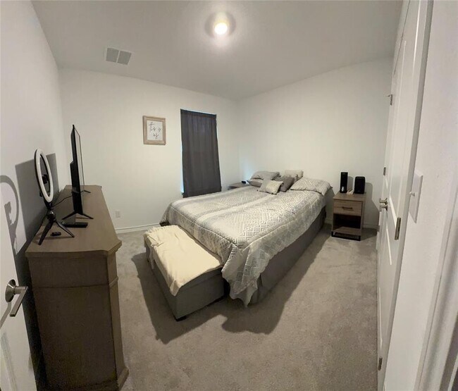 Building Photo - 497 Papaya Dr