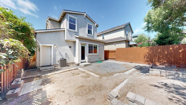 Building Photo - Coming Soon! Beautiful 3 bedroom 2.5 bath ...
