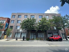 Building Photo - 5 bedroom in Chicago IL 60626