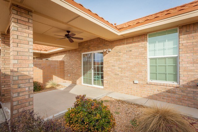 Building Photo - Beautiful duplex with granite countertops ...